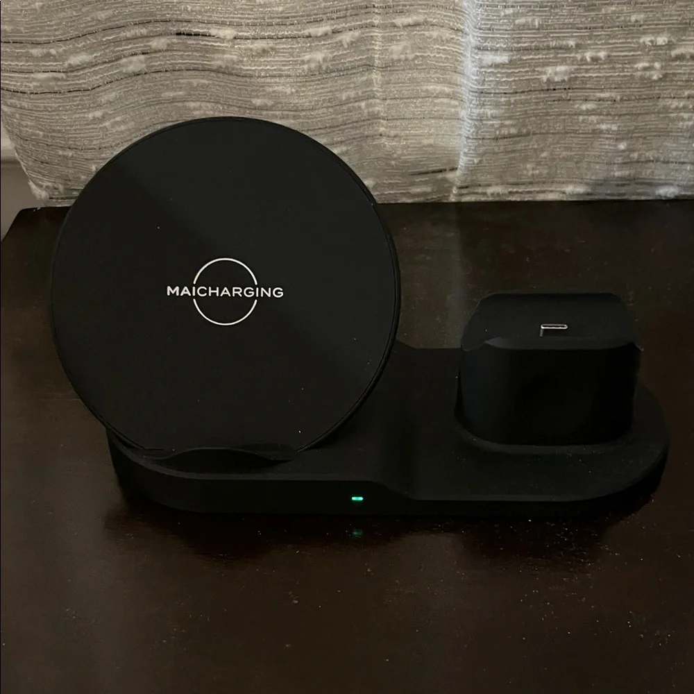 Black Wireless Charger
